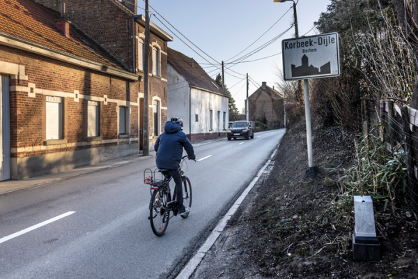 fietser in bebouwde kom