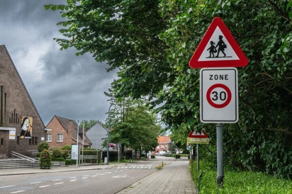 verkeersborden schoolomgeving