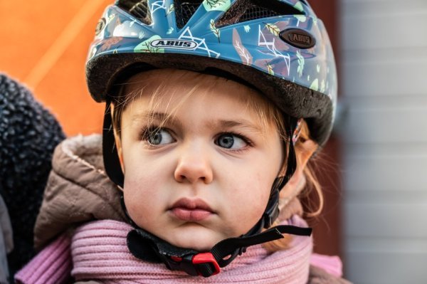 kind met fietshelm